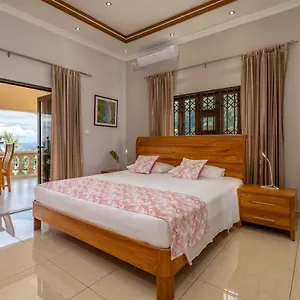 https://calm-sorento.maheislandhotels.com