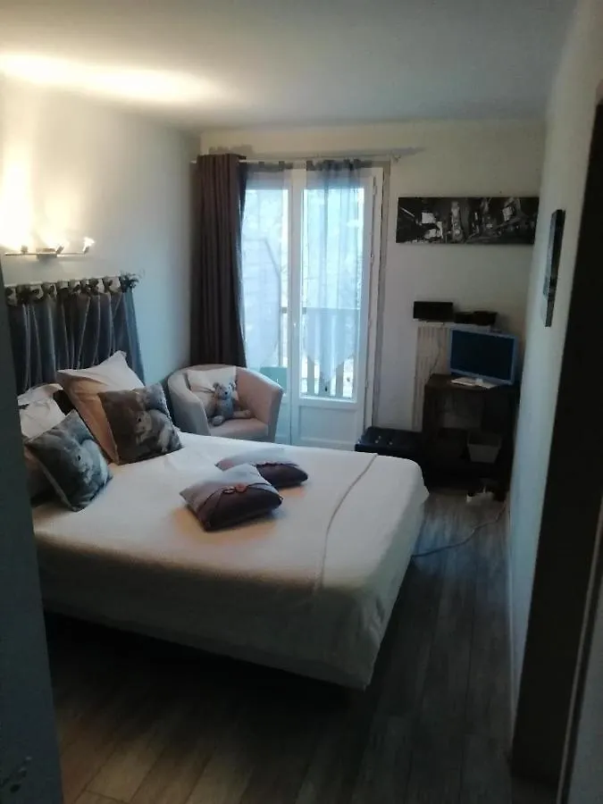 Hotel & Restaurant Le Chalvet Embrun 0*,